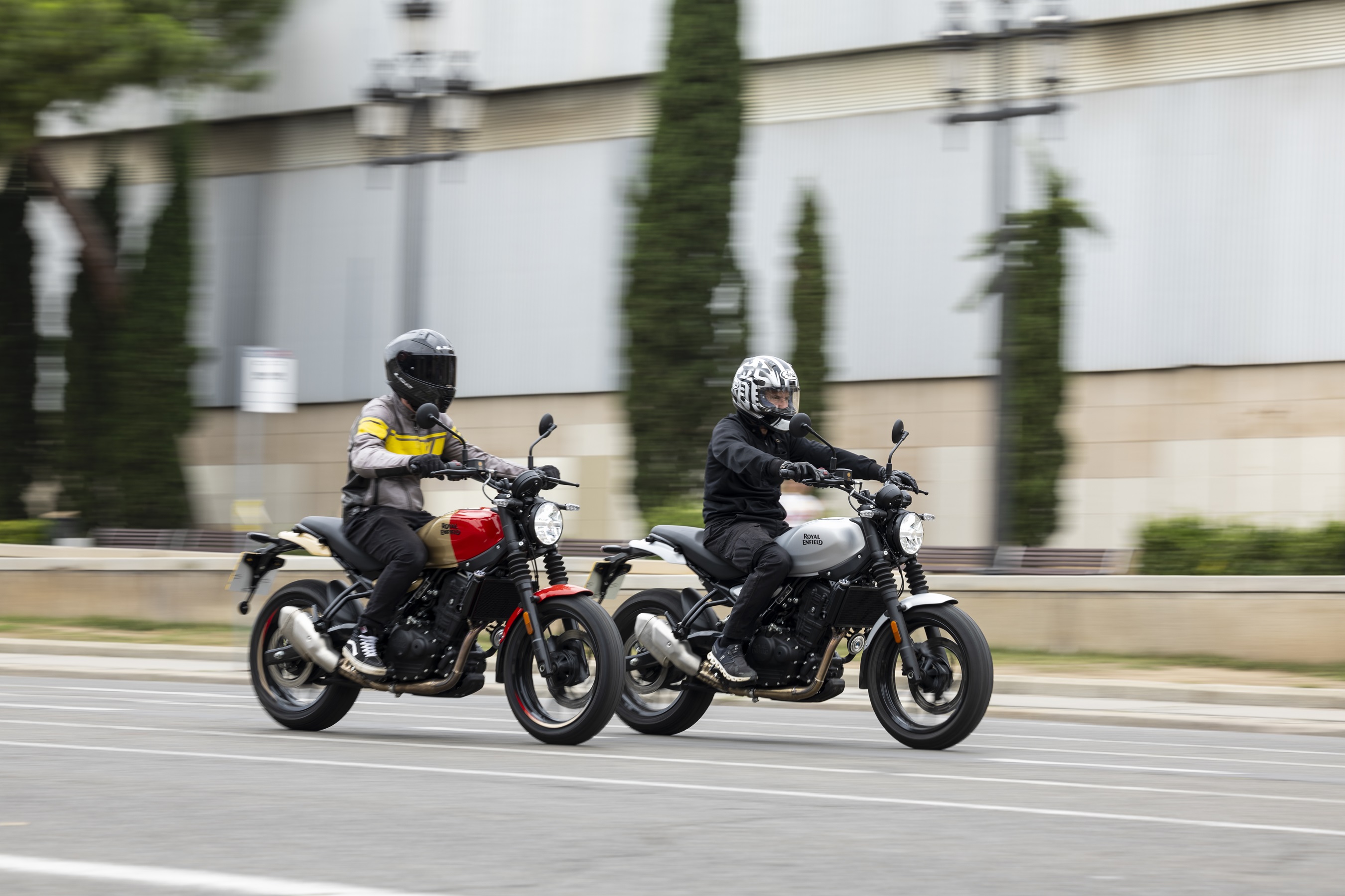 ROYAL ENFIELD ภูมิใจนำเสนอ GUERRILLA 450 !พร้อมสนุกไปกับทุกการเดินทางกับโรดสเตอร์รุ่นใหม่ล่าสุด